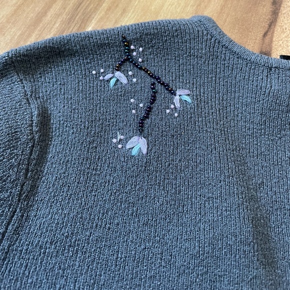 Vintage The Limited Blue Embroidered V-Neck Top - Y2K Whimsygoth Style - Size M - Picture 5 of 7